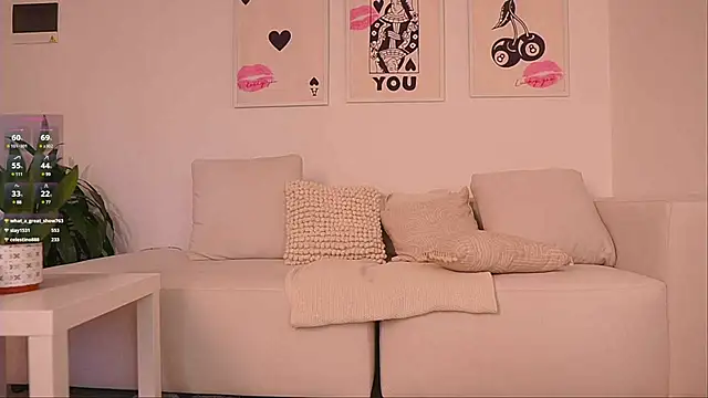Snapshot of cute__petite chatting on 18, 12, 2024 cute petite online show from 18, 12, 2024