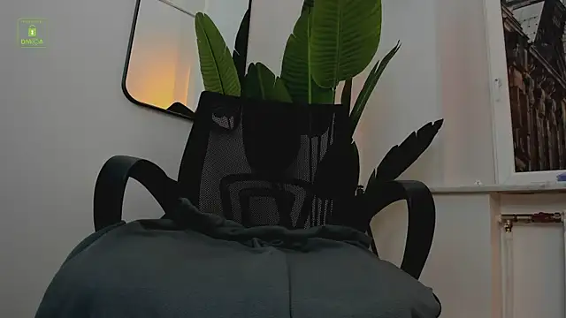 Snapshot of Whitney_Svonn chatting on 21, 12, 2024 Whitney Svonn online show from 21, 12, 2024