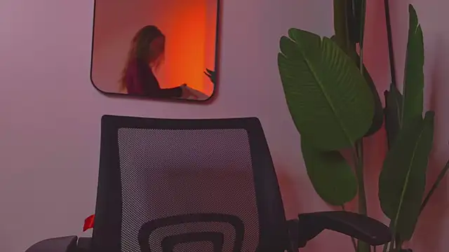 Snapshot of Whitney_Svonn chatting on 12, 3, 2025 Whitney Svonn online show from 12, 3, 2025