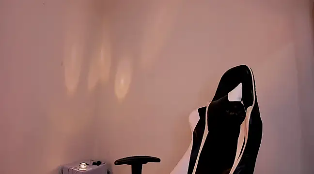 Snapshot of valent_27 chatting on 8, 2, 2025 valent 27 online show from 8, 2, 2025