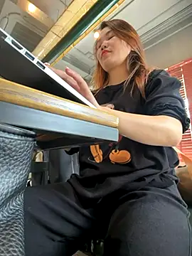 Emily 9xx online show from 21, 11, 2025