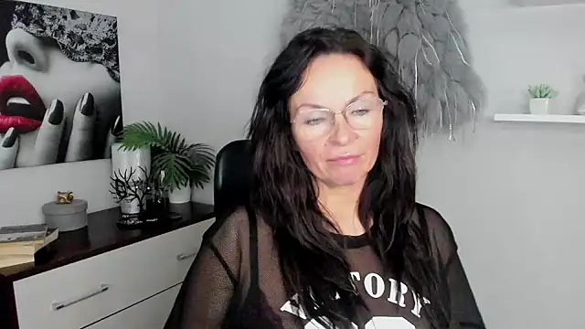 HelenLuxx online show from 20, 1, 2025