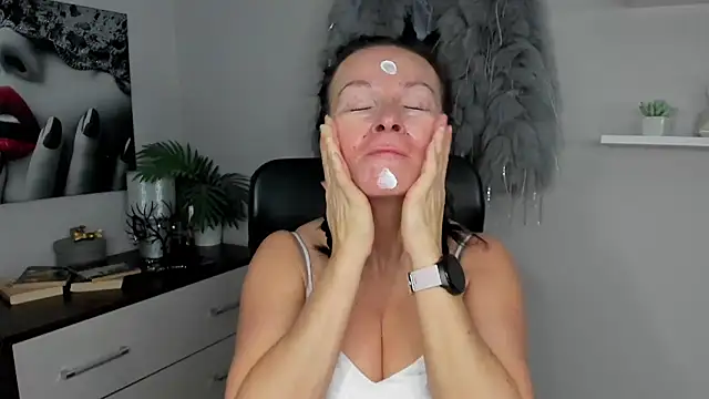 HelenLuxx online show from 26, 1, 2025