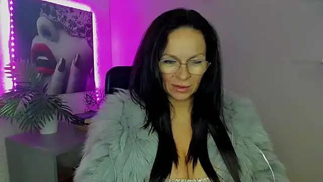 HelenLuxx online show from 26, 9, 2025