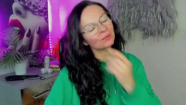 HelenLuxx online show from 27, 2, 2026