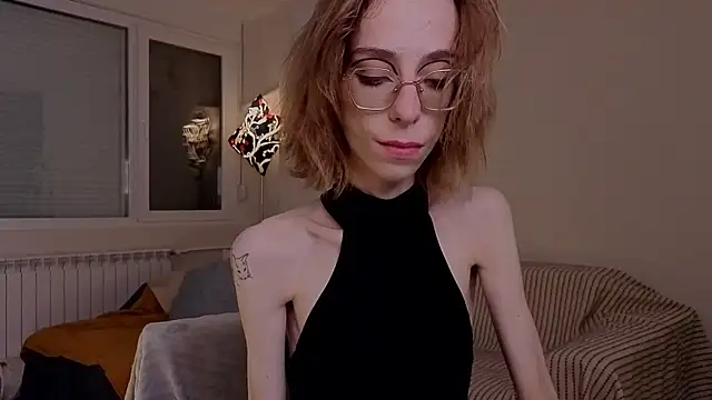 amber quell here online show from 28, 11, 2025