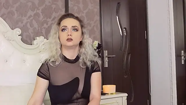 EllianaReese online show from 18, 2, 2025