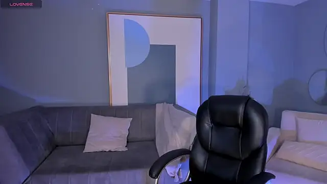 AllyJensen online show from 10, 3, 2025