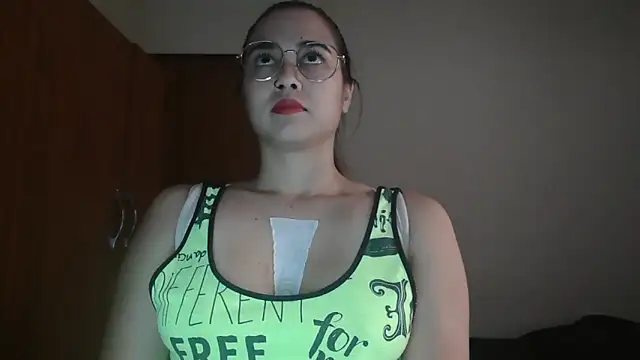 Snapshot of trianabell chatting on 10, 2, 2026 trianabell online show from 10, 2, 2026