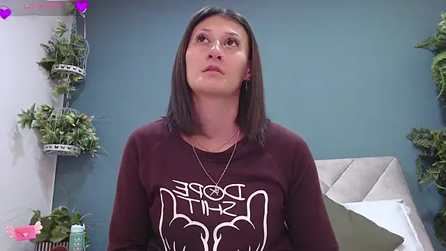 SharisWillian online show from 7, 2, 2025