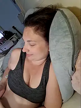 Snapshot of MilfyMrsRobinson chatting on 12, 3, 2025 MilfyMrsRobinson online show from 12, 3, 2025
