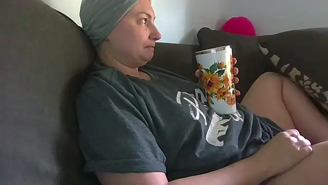 Snapshot of MilfyMrsRobinson chatting on 20, 6, 2026 MilfyMrsRobinson online show from 20, 6, 2026