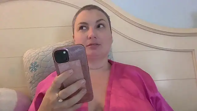 Snapshot of MilfyMrsRobinson chatting on 23, 7, 2026 MilfyMrsRobinson online show from 23, 7, 2026