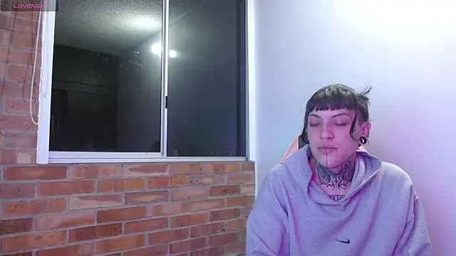 charlotbelucci  online show from 9, 11, 2025