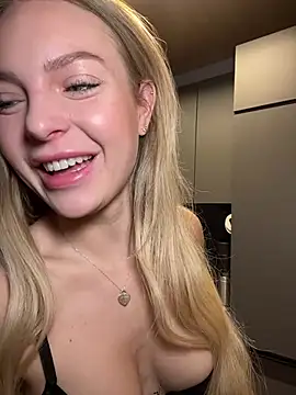 ChiaraVixen online show from 4, 2, 2025