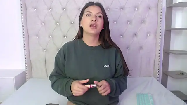 Abril Squirt online show from 4, 12, 2025