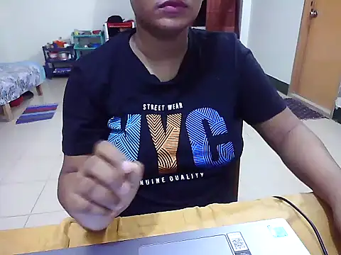 Snapshot of JustinaIra chatting on 4, 10, 2025 JustinaIra online show from 4, 10, 2025