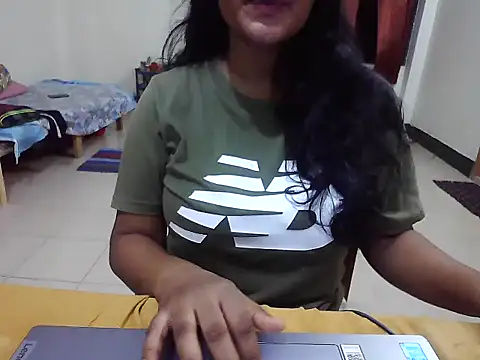 Snapshot of JustinaIra chatting on 8, 10, 2025 JustinaIra online show from 8, 10, 2025