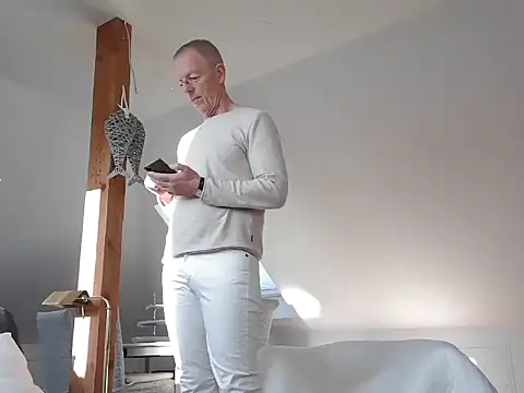 Snapshot of maxmueller321 chatting on 18, 2, 2026 maxmueller321 online show from 18, 2, 2026