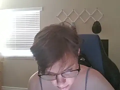 KaliSnow199623 online show from 4, 2, 2025