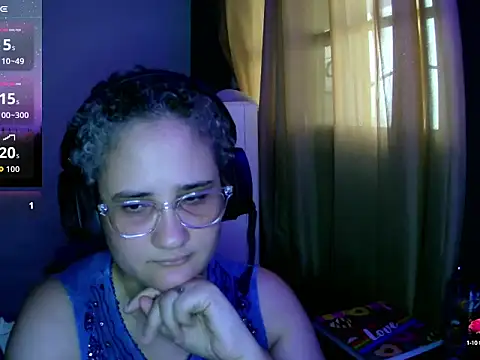 Snapshot of lolalicious_758 chatting on 10, 9, 2025 lolalicious 758 online show from 10, 9, 2025