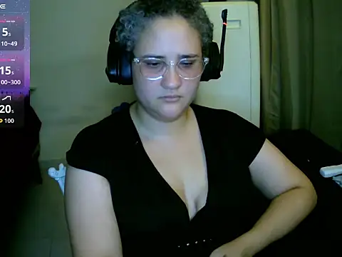Snapshot of lolalicious_758 chatting on 12, 9, 2025 lolalicious 758 online show from 12, 9, 2025