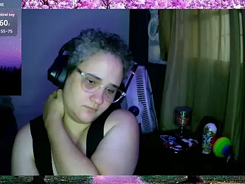 Snapshot of lolalicious_758 chatting on 19, 9, 2025 lolalicious 758 online show from 19, 9, 2025