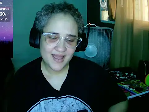 Snapshot of lolalicious_758 chatting on 6, 10, 2025 lolalicious 758 online show from 6, 10, 2025