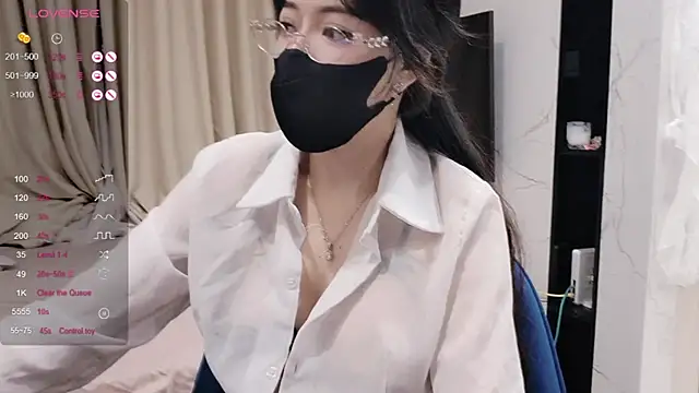 TuyetNhi2k6 online show from 31, 1, 2025