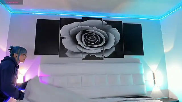 sofi bakerr online show from 16, 9, 2025