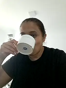 Snapshot of sarahhh1987 chatting on 1, 10, 2025 sarahhh1987 online show from 1, 10, 2025