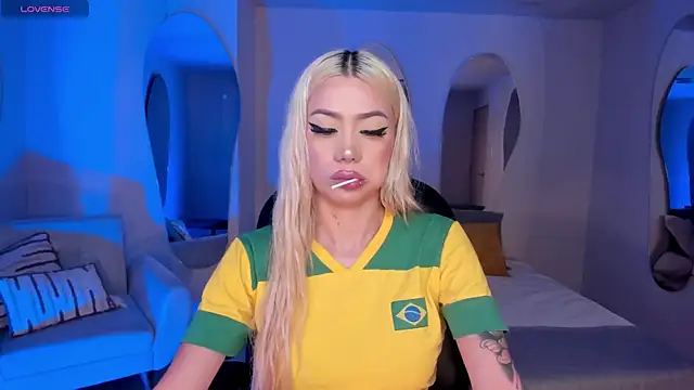 HannaConnor  online show from 22, 3, 2025