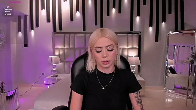 HannaConnor  online show from 7, 3, 2026