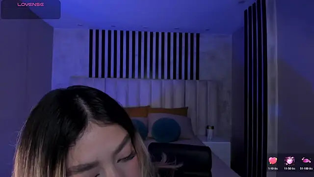 ViolettHansson online show from 17, 4, 2026