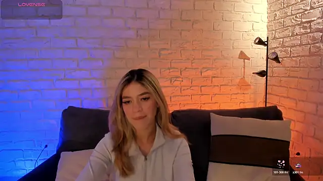 Snapshot of ViolettHansson chatting on 16, 6, 2026 ViolettHansson online show from 16, 6, 2026