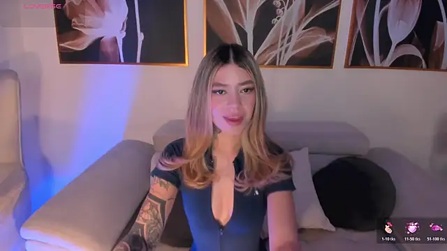 Snapshot of ViolettHansson chatting on 9, 7, 2026 ViolettHansson online show from 9, 7, 2026