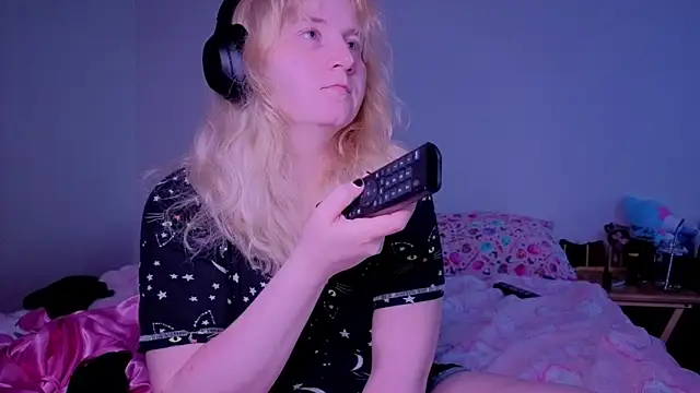 Glitch Witch online show from 19, 6, 2026