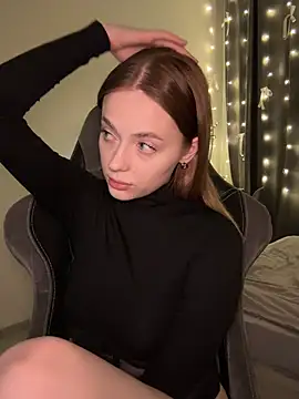 Snapshot of _MayShy_ chatting on 14, 1, 2025 MayShy online show from 14, 1, 2025