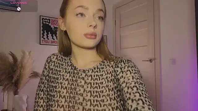 Snapshot of _MayShy_ chatting on 21, 3, 2025 MayShy online show from 21, 3, 2025