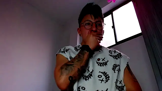 Sexyboy 666 online show from 28, 10, 2025