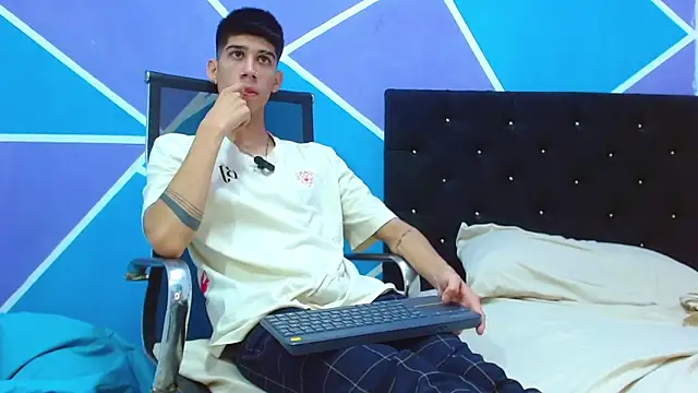 jhony-sex online show from 5, 2, 2025