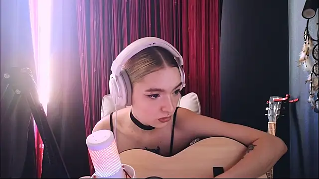 Avi Nile online show from 10, 6, 2026