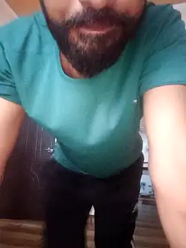 Snapshot of majit213 chatting on 6, 10, 2025 majit213 online show from 6, 10, 2025