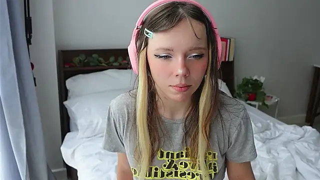 Ayra Lust online show from 2, 3, 2025