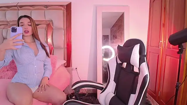 emilyaboott online show from 16, 4, 2026