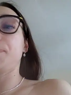 Snapshot of Milky_flexy_cat chatting on 28, 2, 2025 Milky flexy cat online show from 28, 2, 2025