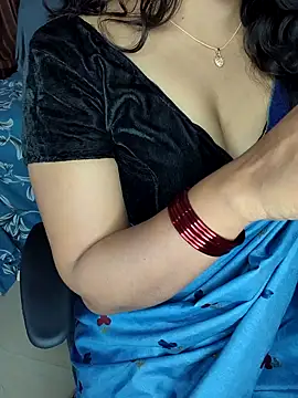 Snapshot of Tanvi-patil chatting on 2, 1, 2025 Tanvi-patil online show from 2, 1, 2025