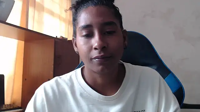 yohatinelly07 online show from 17, 11, 2025