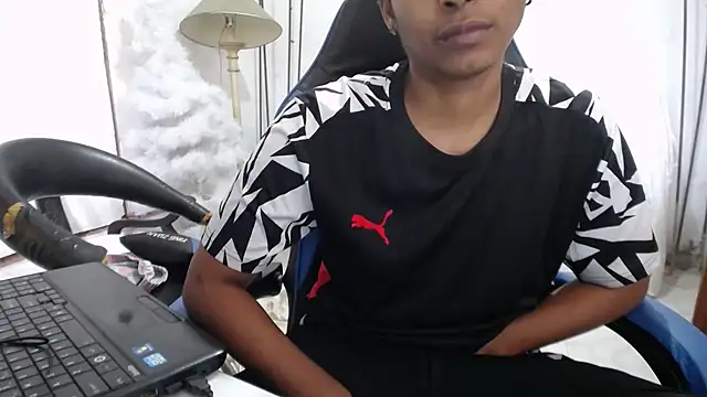 yohatinelly07 online show from 28, 11, 2025