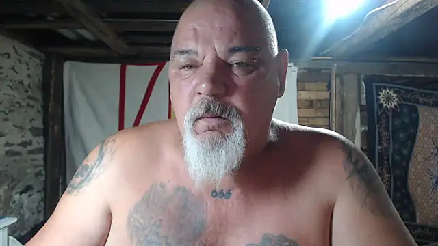 Snapshot of Newfiesausage1972 chatting on 15, 6, 2026 Newfiesausage1972 online show from 15, 6, 2026